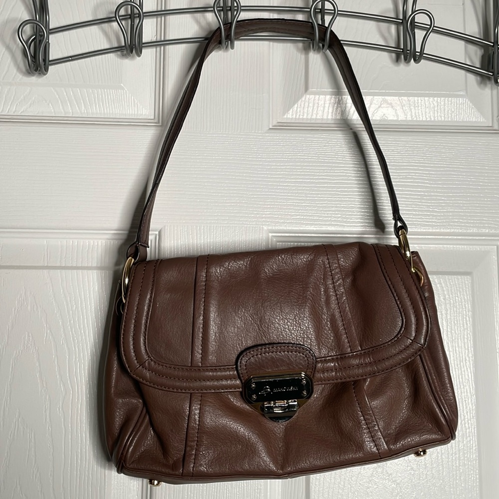 B makowsky leather shoulder handbag